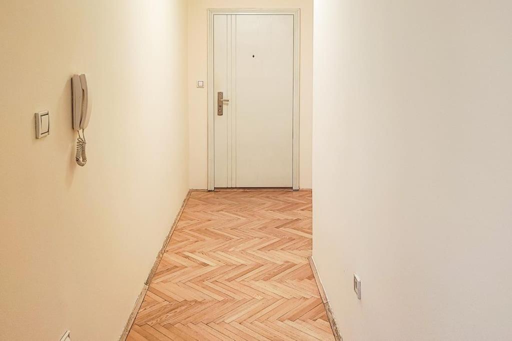 Filinhome Trg Mladenaca Novi Sad Exteriér fotografie
